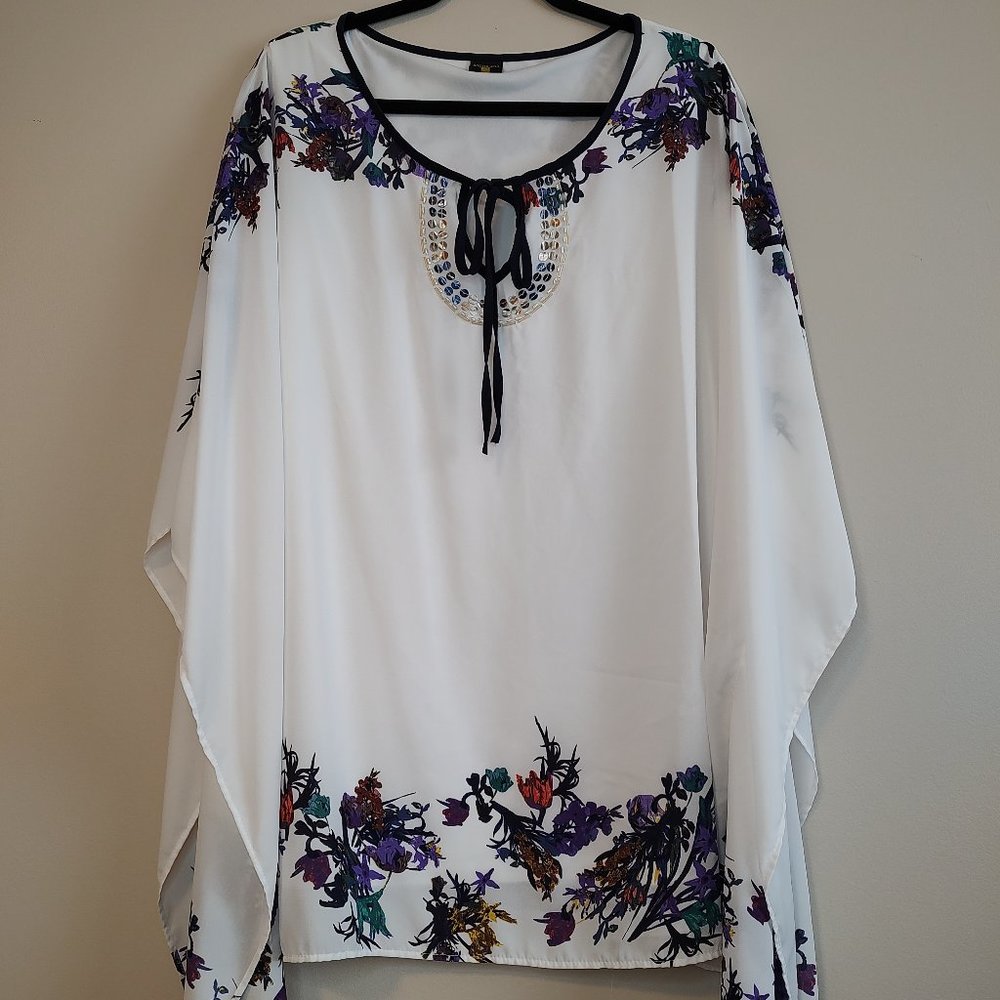 Beautiful Blouse Loose flowing feminine semi-sheer floral Wings Sleeves